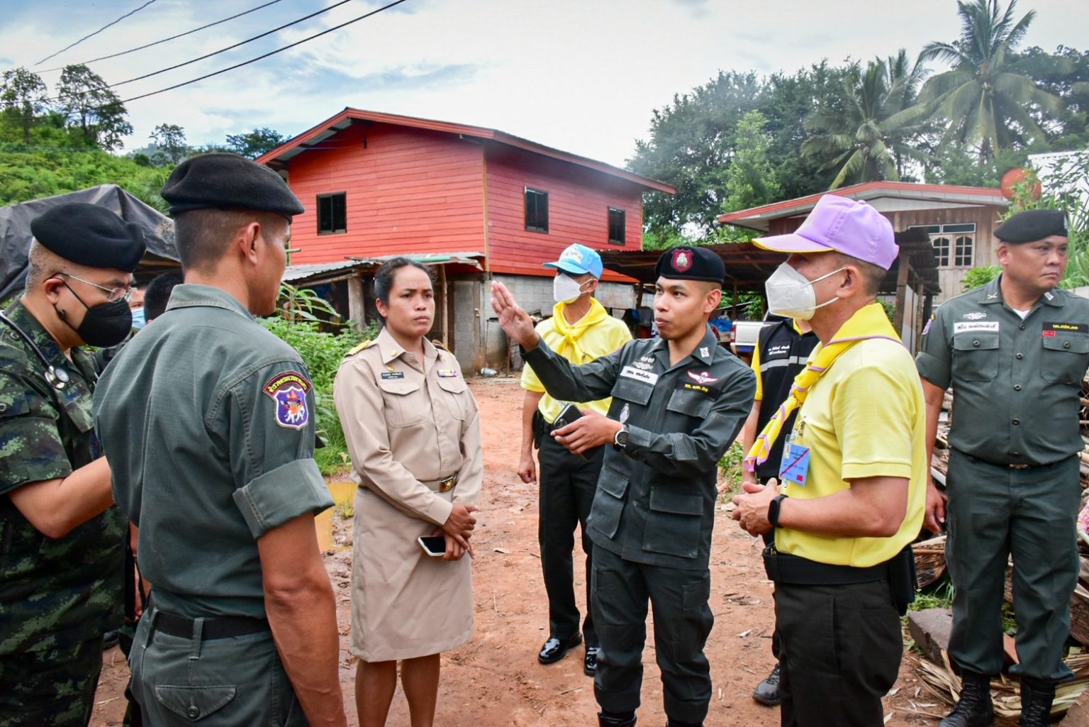 ทหารและภาคเอกชนรุดช่วยน้องหว้าเด็กหญิงยอดกตัญญู Phitsanulok Hotnews